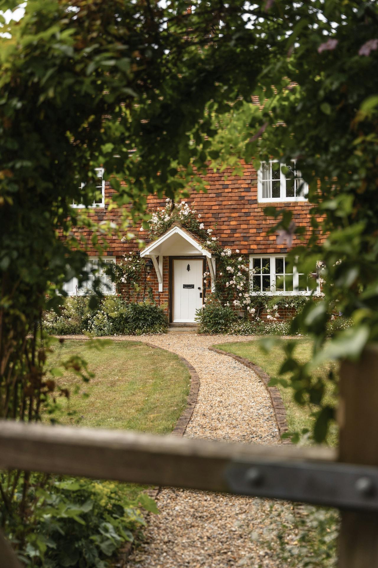 Picture of an attractive house with a familiar and homely looking door.